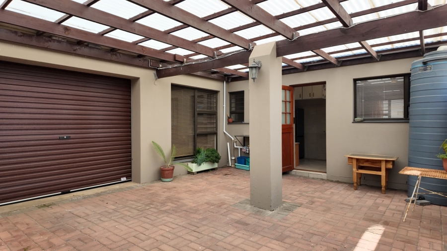 3 Bedroom Property for Sale in Stilbaai Wes Western Cape